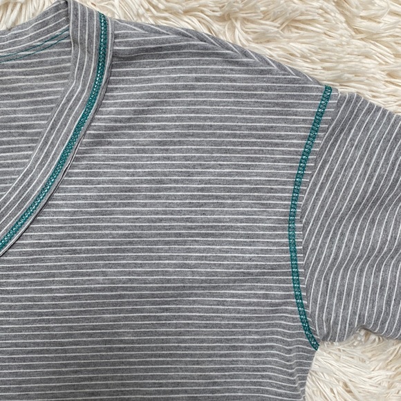 Ces Femme Exposed Seam Striped Top 💗 Gray White & Turquoise - Picture 6 of 15